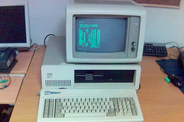 Конструктор Горохов не успел собрать персональный компьютер по своим чертежам.