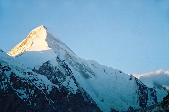 Вид на Хан-Тенгри на закате.