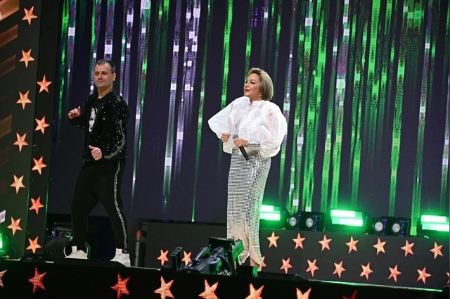 На последних мероприятиях Буланову сопровождали лишь 2 танцора.