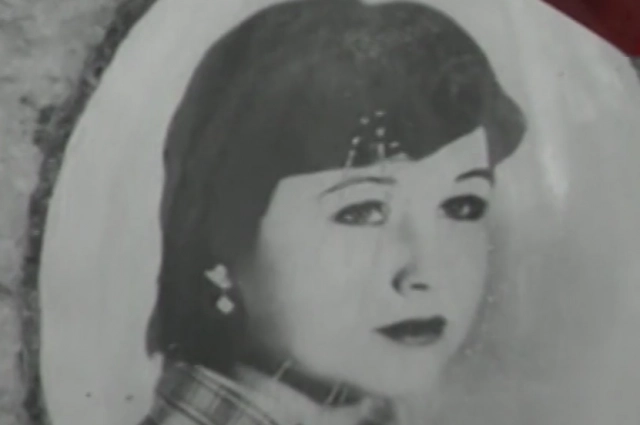 Марина Миронова, дочка военкома, дружила с Ларисой Иванютиной еще со школы.